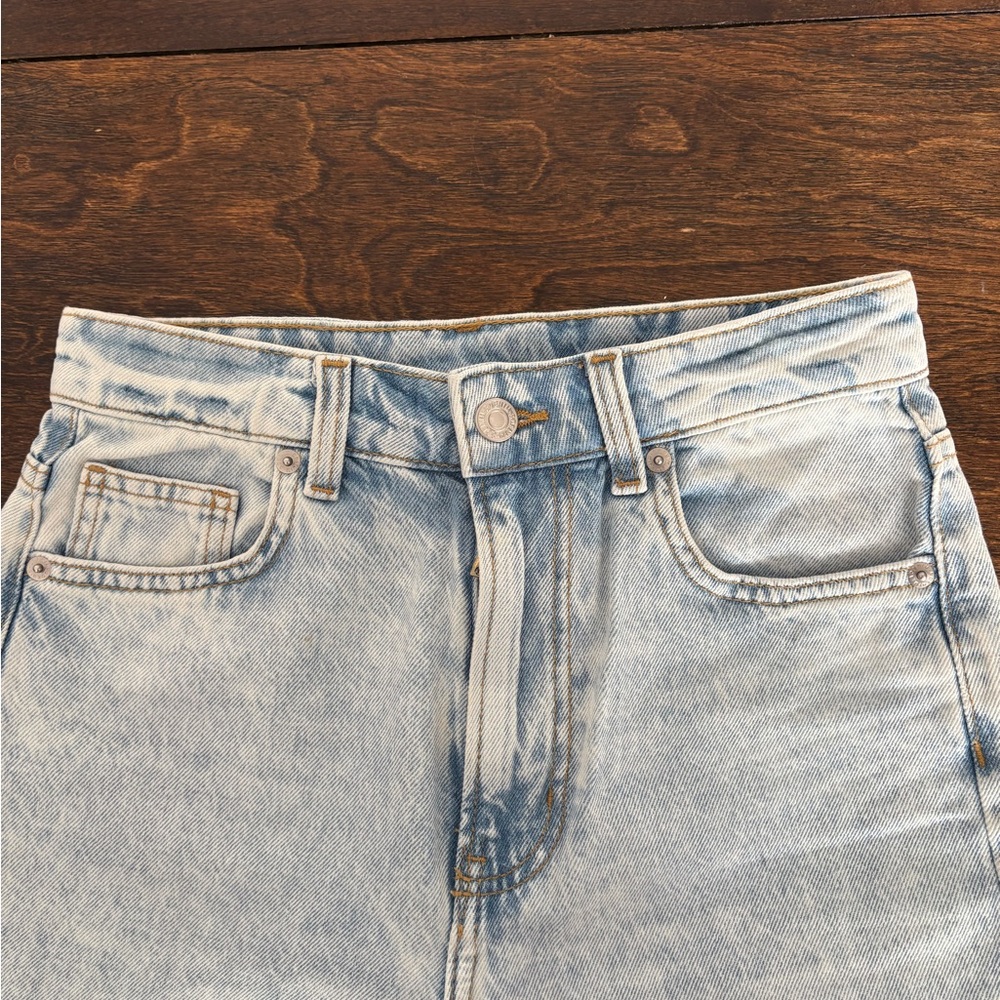& Denim - Size 2 - Blue Straight Jeans with a Faded Vintage Look
